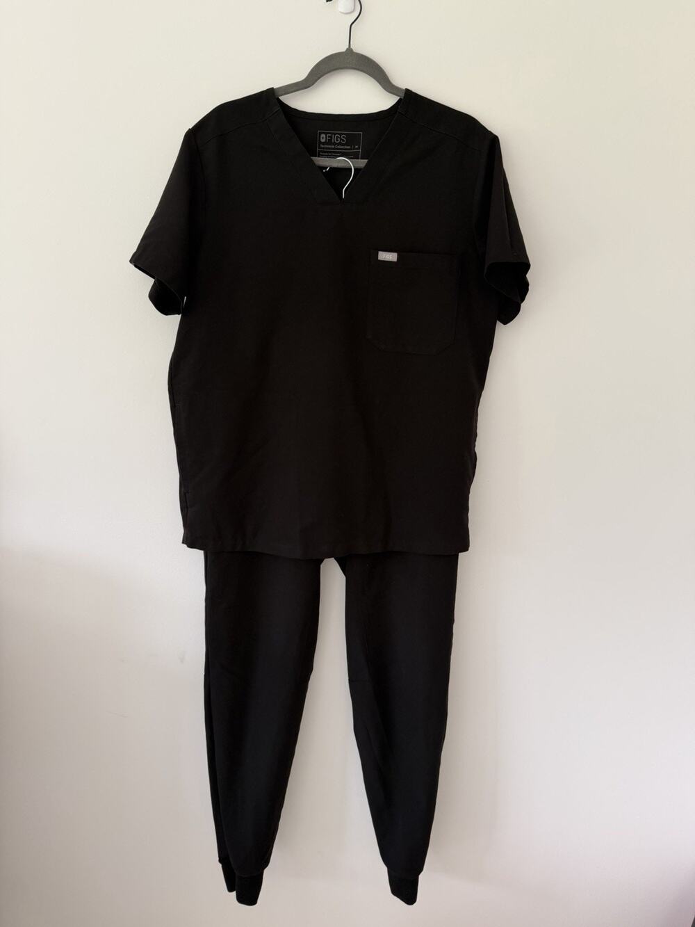 FIGS Scrub Men's Set M Black Chisec Top Tansen Jogger Pants Technical Collection